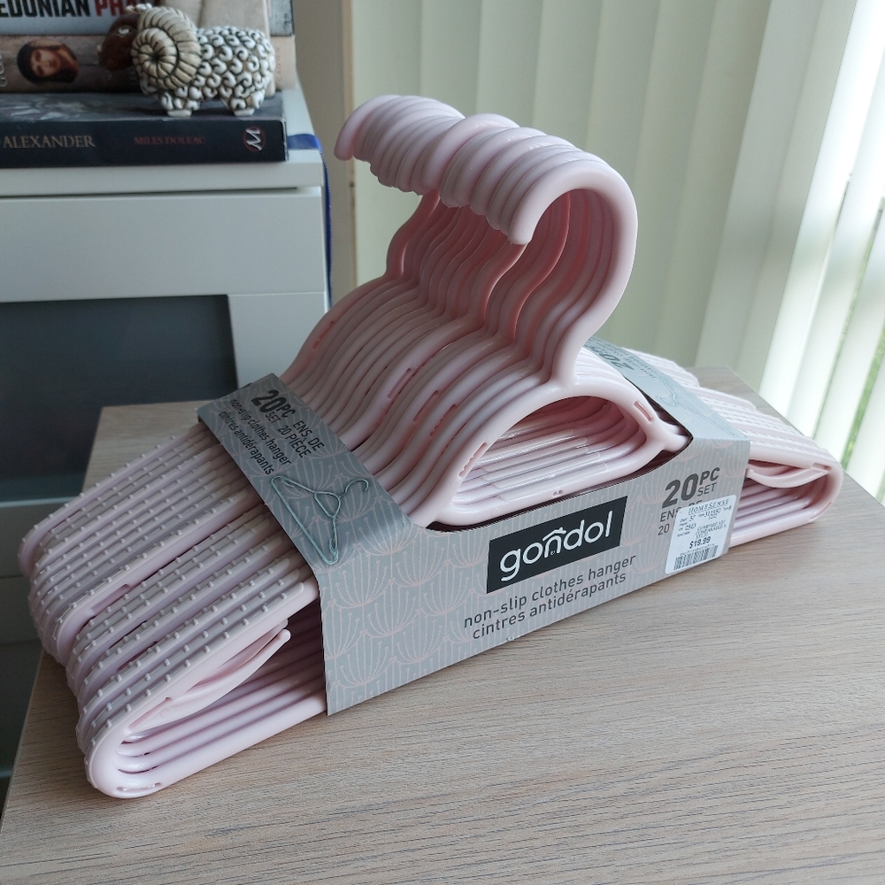 NWT 🏷 Gondol | 20pc Set Non-Slip Clothes Hanger